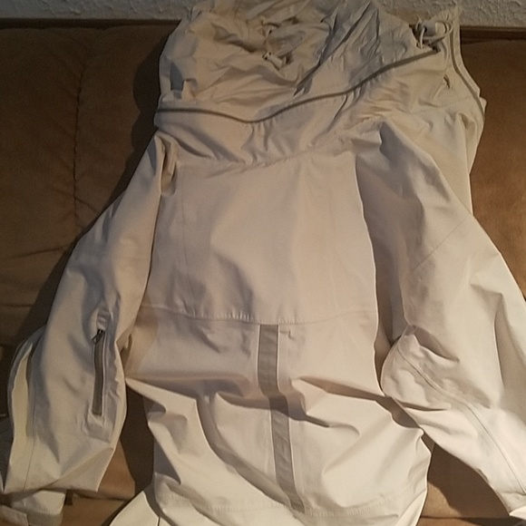 Jacket - Picture 6 of 8